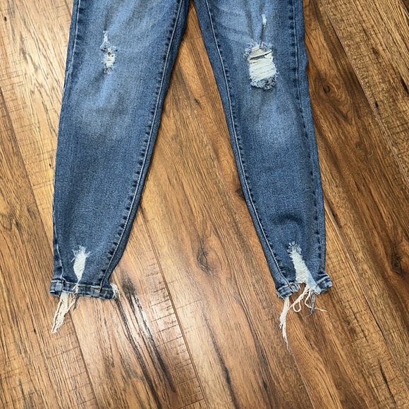 Size 30 / 11 ReGeneration Meadow Distressed Stretch Jeans. Super cute & stretchy - Picture 3 of 8